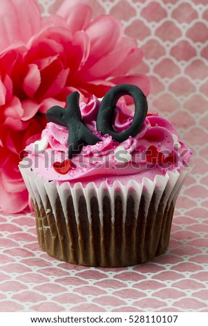 Tasty cupcakes with love and kisses (XO) written