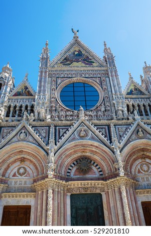 picture of the famous Siena Cathedral in Siena, Italy