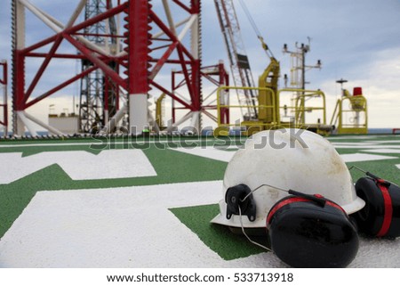 Offshore oil rig drilling platform/Offshore oil rig drilling platform in the gulf of Thailand

