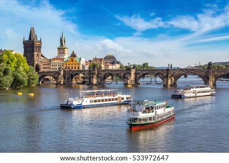 Panoramic view of Charles Bridge in Prague in a beautiful summer day, Czech Republic Royalty-Free Stock Photo #533972647