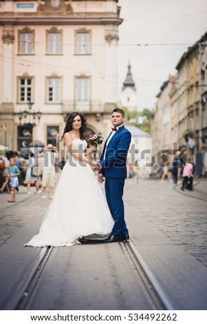 Wedding portrait of the newlyweds in the city center. love, marriage, married.