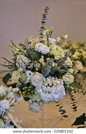 white flower arrangements