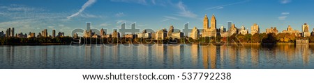 Early morning panoramic view of Jacqueline Kennedy Onassis Reservoir and Central Park. Upper West Side in Fall, Manhattan, New York City