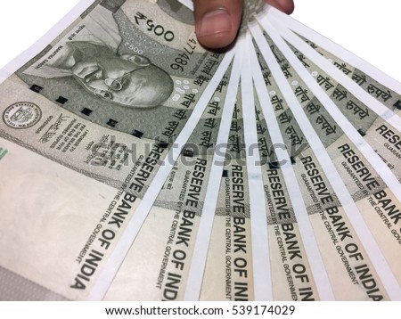 500 indian currency in hand