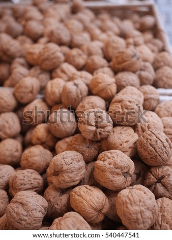 walnuts market organic