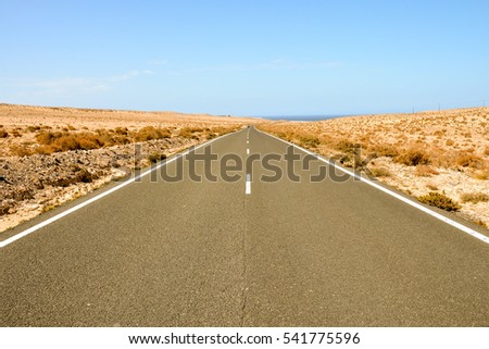 Photo Picture of a Beautiful Asphalt Lonely Road