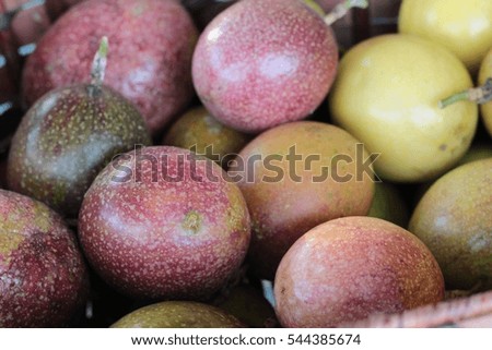 Passion fruit is tasty in the market