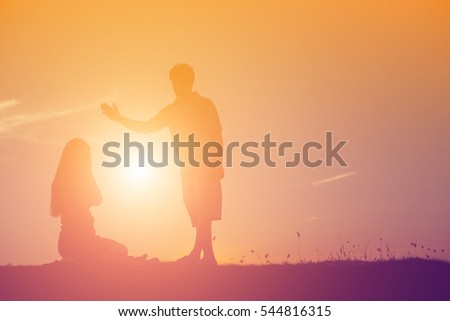 Couple silhouette breaking up a relation
