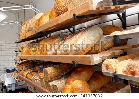 Grocery store with bread and pastry

