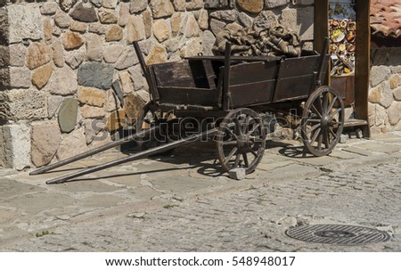 Old carriages in front of the restaurant as a tourist attraction