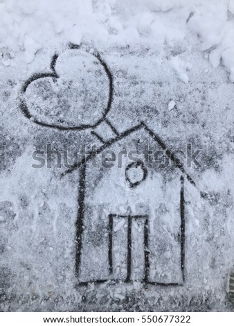 home drawn on the fresh snow