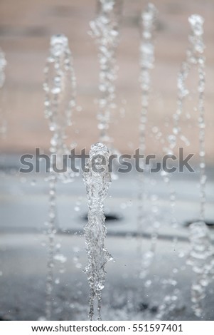 Water splash fountain
