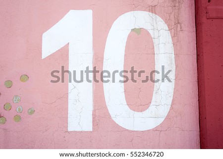 Number ten texture on wall
