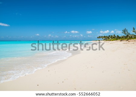 Sand beach on Turks And Caicos Royalty-Free Stock Photo #552666052