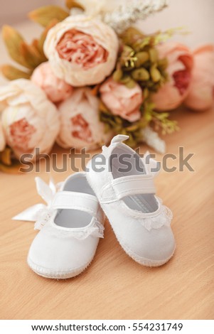  baby's bootees. Shoes for newborn girl