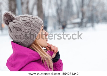 Picture of a young woman thinking about which one is the best road