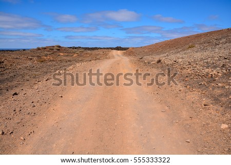 Photo Picture of a Countryside Desert Dirt Road