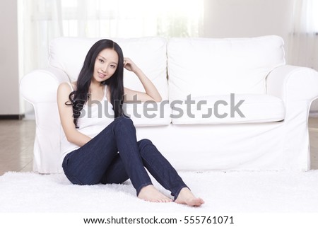 	Oriental young woman	