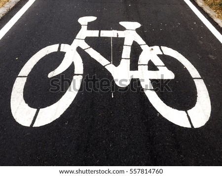 Symbol of a bicycle Shows that the lenses are only for bikes only.
