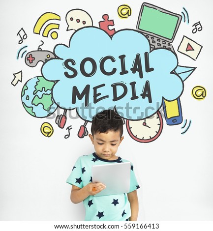 Connecting Social Media Communication