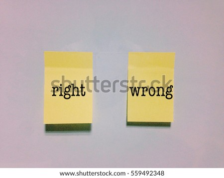 Sticky notes with word right and wrong isolated over white background