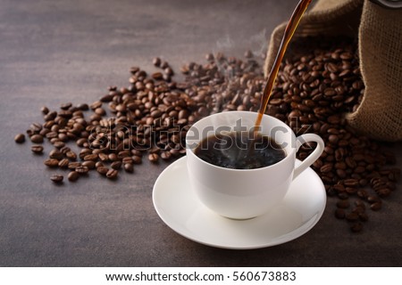 Brewing coffee Royalty-Free Stock Photo #560673883