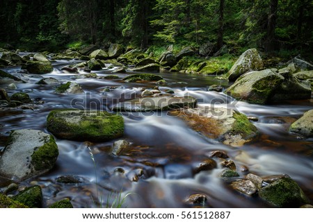 Mountain creek Royalty-Free Stock Photo #561512887