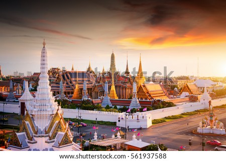 Grand palace at twilight in Bangkok, Thailand Royalty-Free Stock Photo #561937588