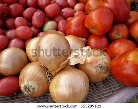 Onion with tomato