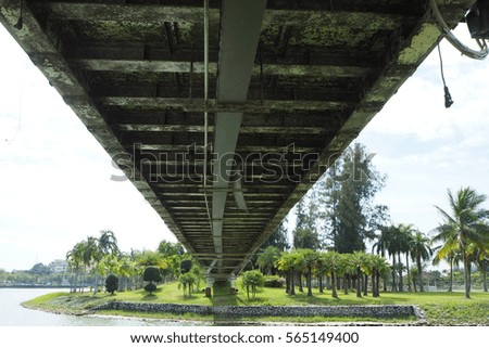 Visual under the bridge