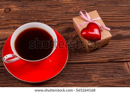 Coffee cup and gift 