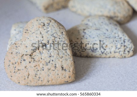shortbread hearts with a poppy