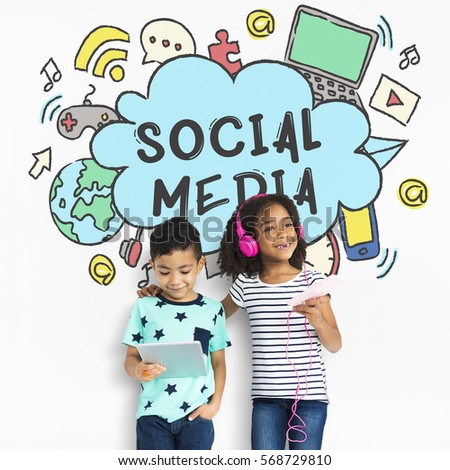 Connecting Social Media Communication