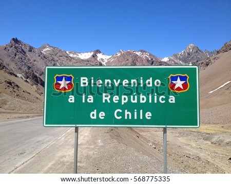 road sign: welcome to Chile