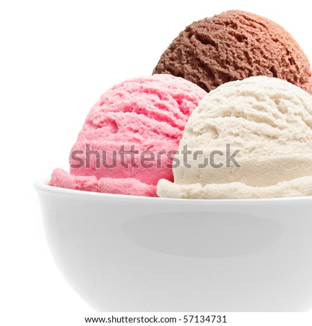ice cream in bowl / ice cream scoops in bowl / mixed ice cream scoop