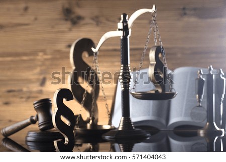 Law concept. Wooden background paragraph symbol, place for text.