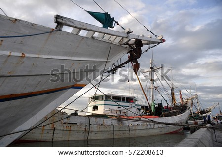 Phinisi ship at Sunda Kelapa Harbour in Jakarta - Indonesia