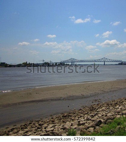 New Orleans Mississippi River bridge