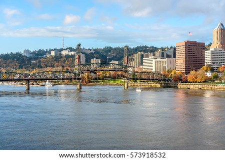 Portland city skyline, Oregon, USA.