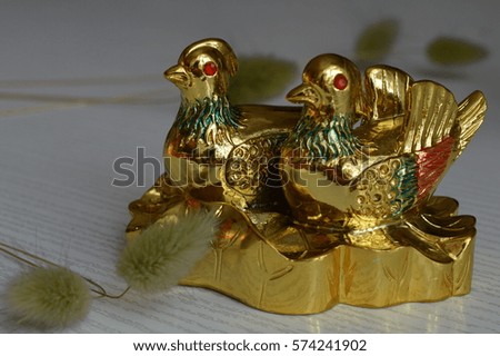  Two gold birds - a sign of lovers