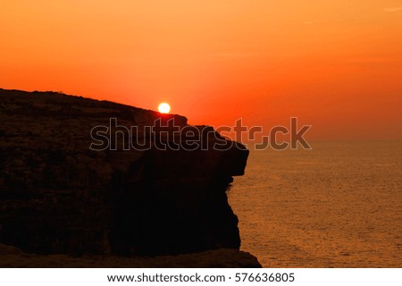 Scenic view of beautiful sunset above the sea.
