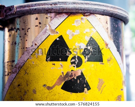 Cylinder shape container of Radioactive material