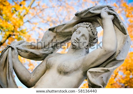 Statue in the park Royalty-Free Stock Photo #58136440