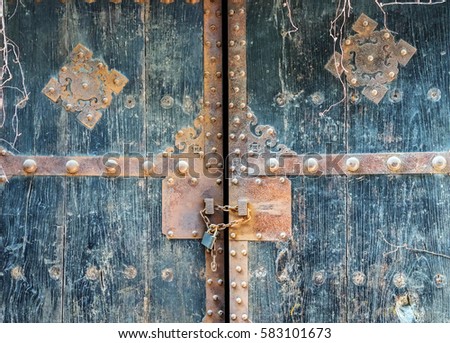                              old vintage door iin China, details
