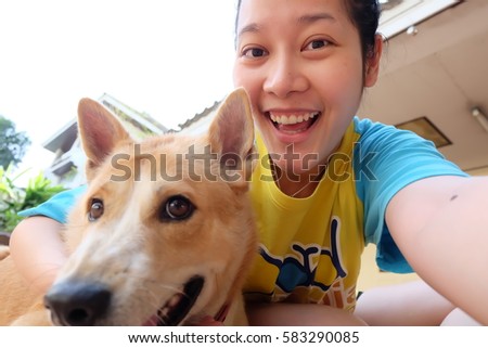 woman selfie with dog