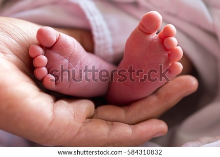 The picture was taken from newborn to obstetrics and gynecology. Used a shallow depth of field