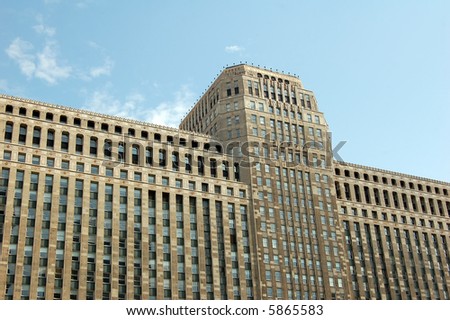 Picture of a massive skyscraper in Chicago