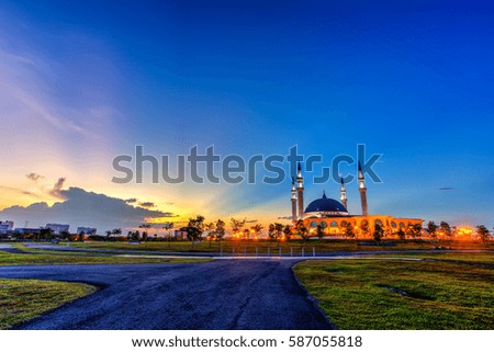 The Long Exposure Picture Of Great Mosque With The Golden Sunset