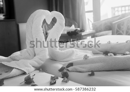 twisted heart out of towels at the black-and-white.