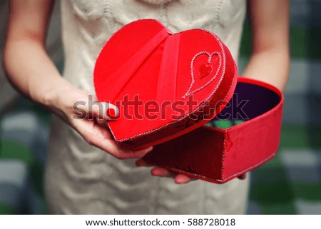 heart hand valentine gift box
